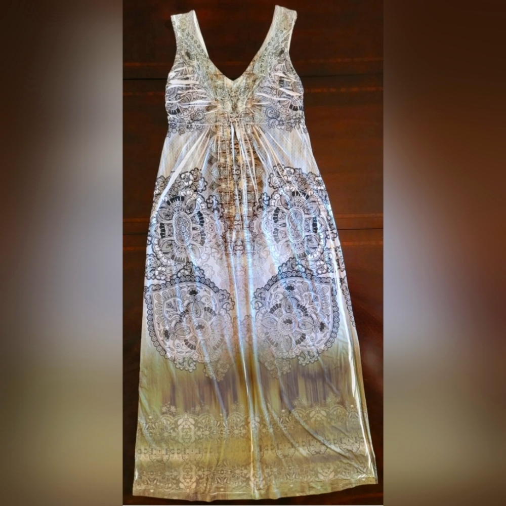 Women's Sleeveless Dress, Long, Brand APT.9, Size M.
